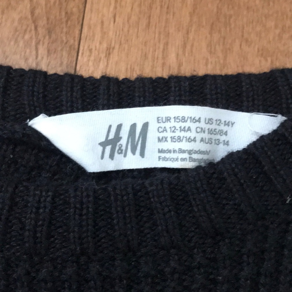 H&M black waffle sweater - Picture 3 of 3